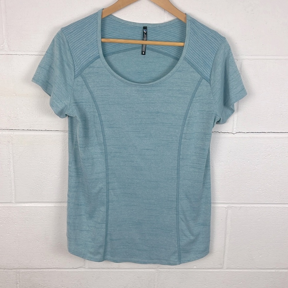 Kuhl scoop neck athletic short sleeve shirt